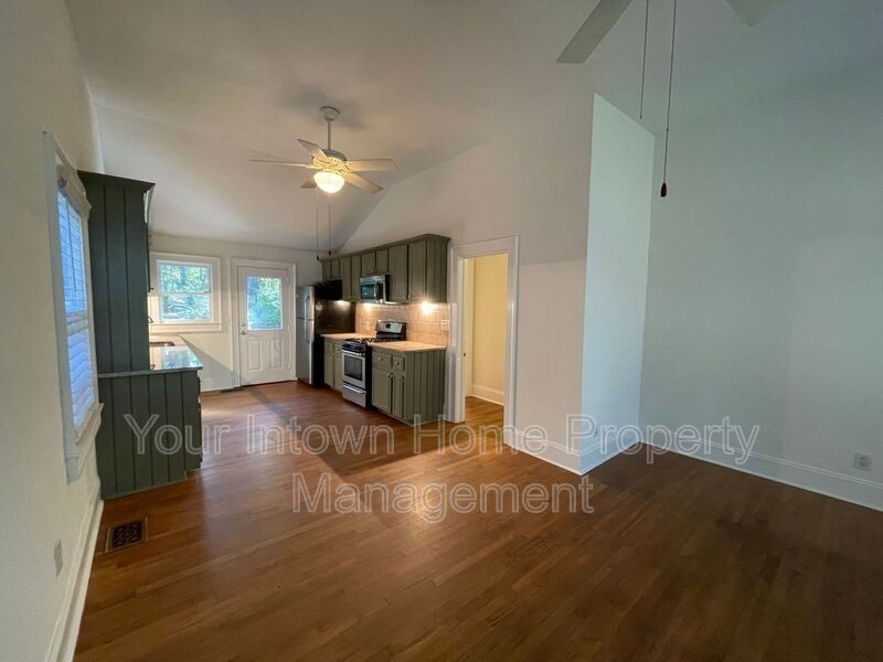 82 Rogers St Se - Photo 4 of 20