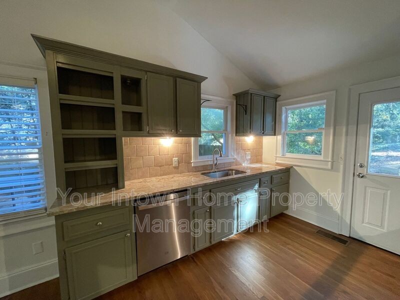 82 Rogers St Se - Photo 7 of 20