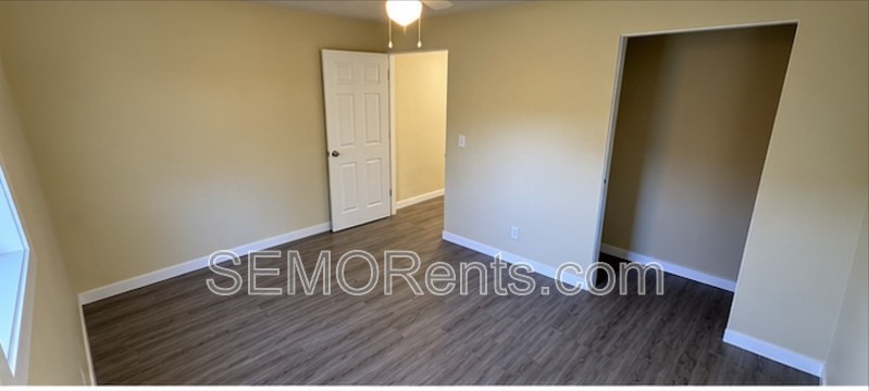 1736 Oakley Dr - Photo 5 of 7