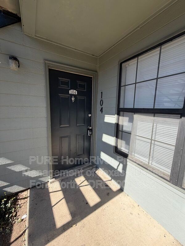 806 806/104 Castleglen Drive - Photo 3 of 28