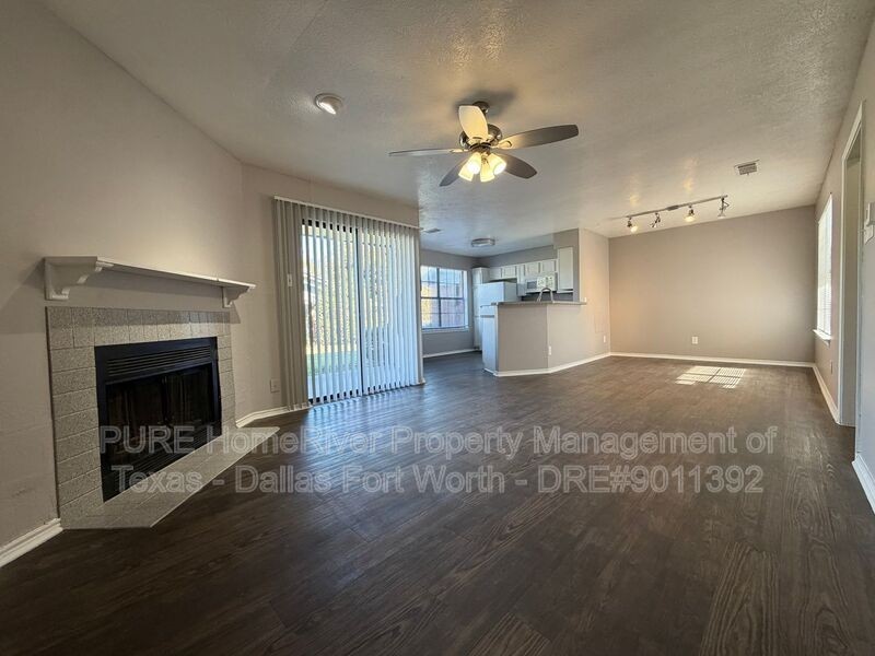 806 806/104 Castleglen Drive - Photo 5 of 28