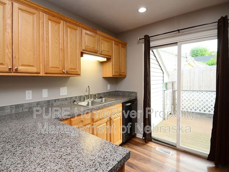 7407 S 18th St - Photo 5 of 26