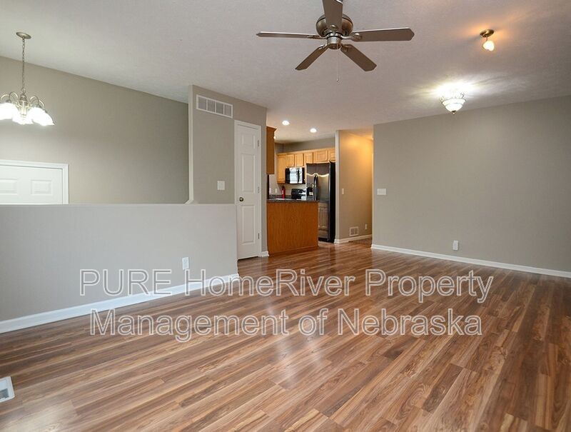 7407 S 18th St - Photo 7 of 26