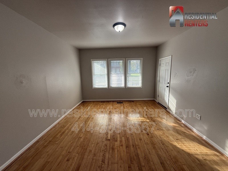 2520 N Holton St - Photo 2 of 9
