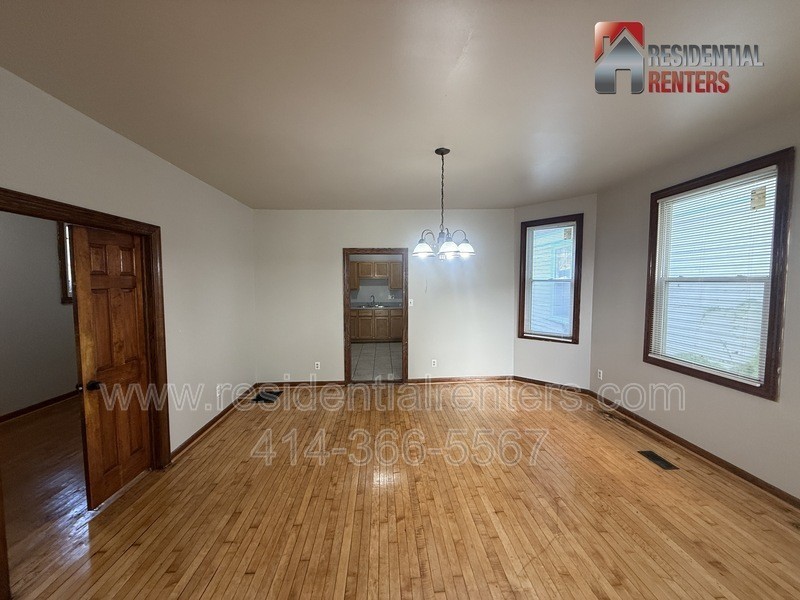 2520 N Holton St - Photo 3 of 9