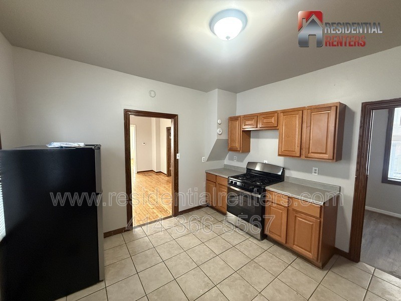 2520 N Holton St - Photo 4 of 9