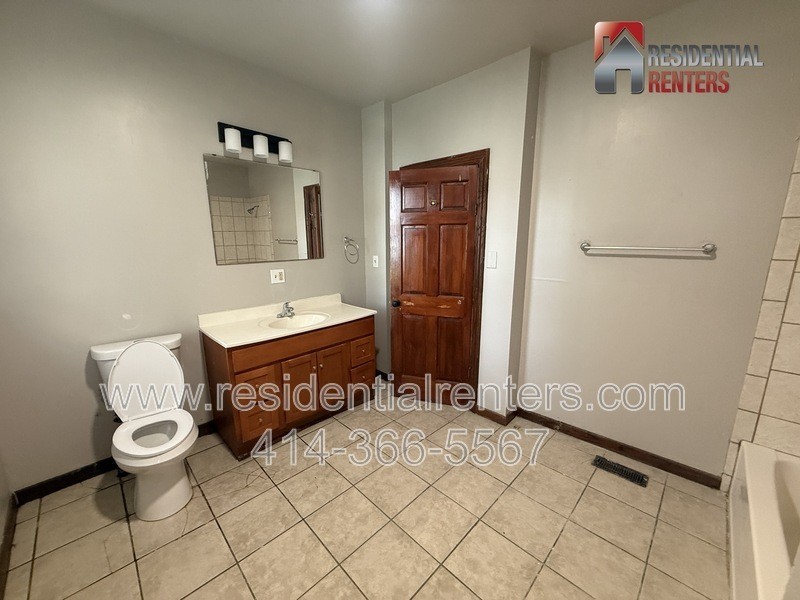 2520 N Holton St - Photo 6 of 9