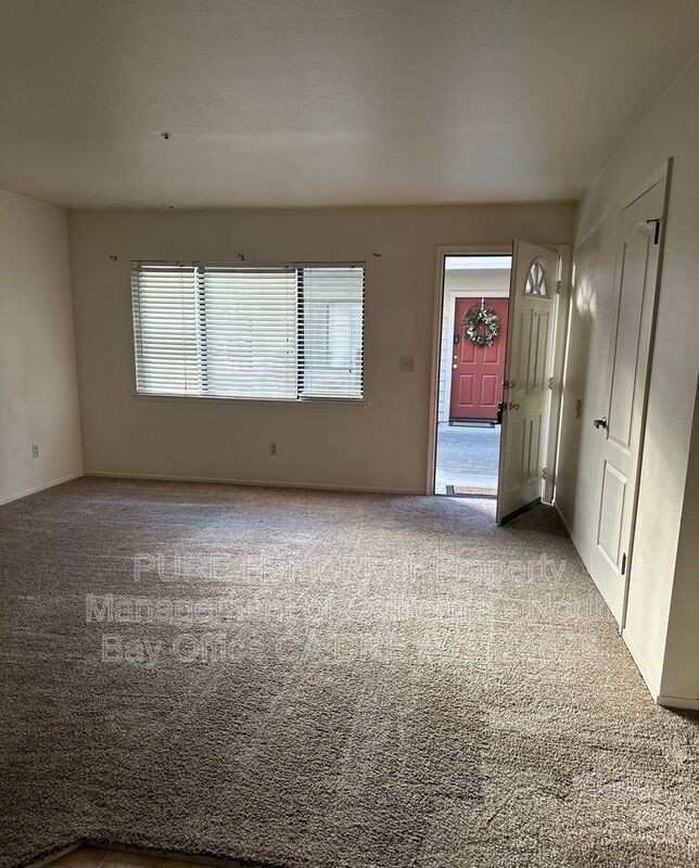 935 S Oak St - Photo 2 of 10