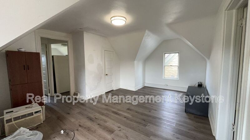 1834 Flagler St #3 - Photo 3 of 13