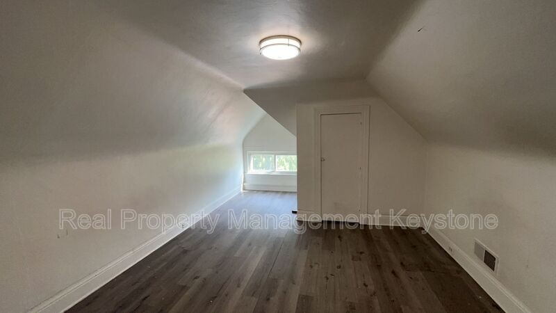 1834 Flagler St #3 - Photo 5 of 13