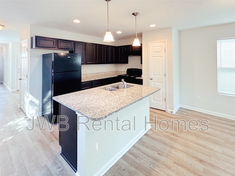 8604 Dandy Ave - Photo 2 of 25