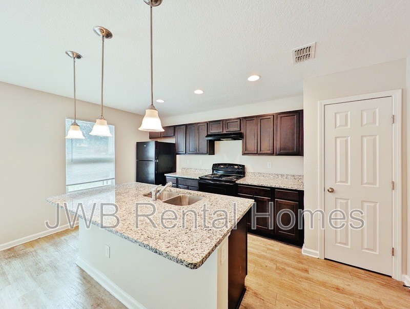 8715 Samona Dr W - Photo 2 of 12