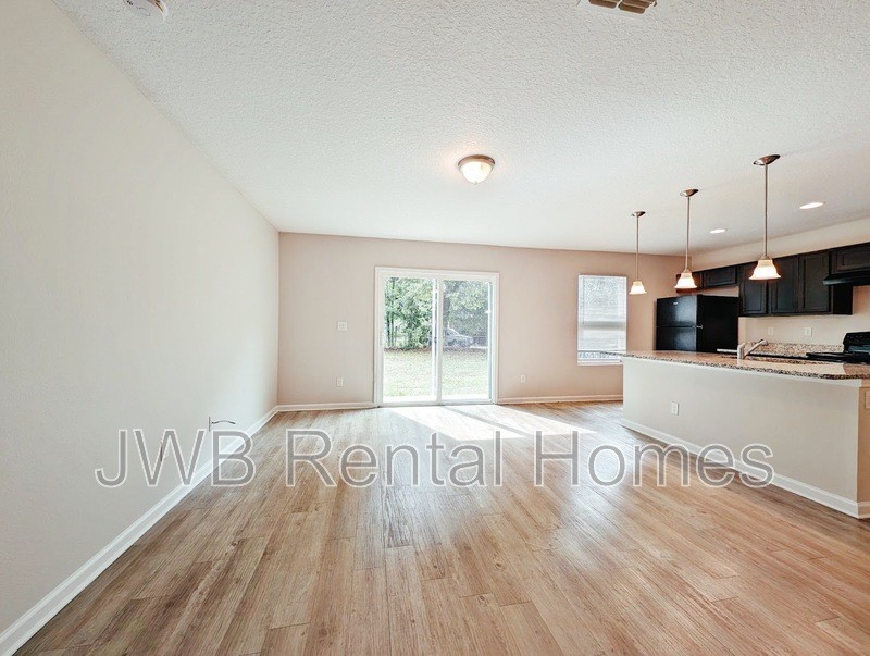 8715 Samona Dr W - Photo 6 of 12