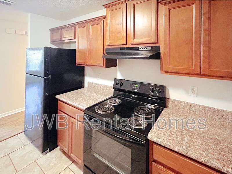 1137 Alta Vista St - Photo 2 of 22