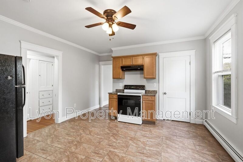 1213 Smith St #1 - Photo 2 of 9