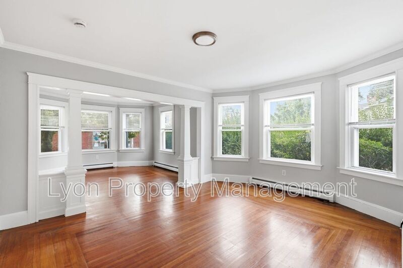 1213 Smith St #1 - Photo 7 of 9