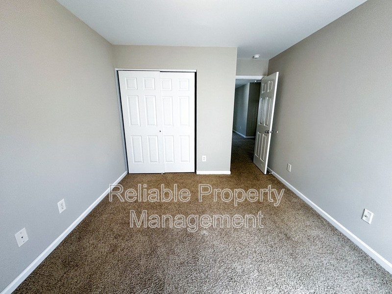 136 Smart Ct - Photo 7 of 17