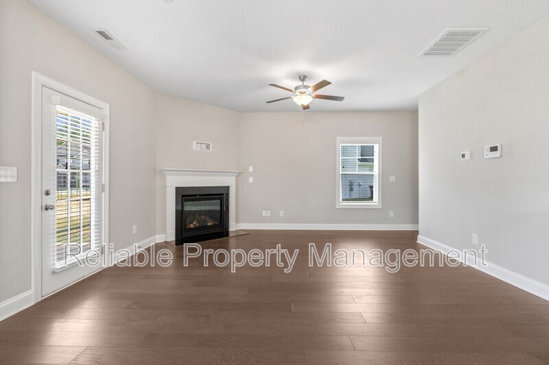 102 Wicklow Ct - Photo 3 of 23