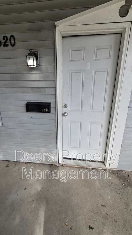520 Sandusky Ave - Photo 5 of 35