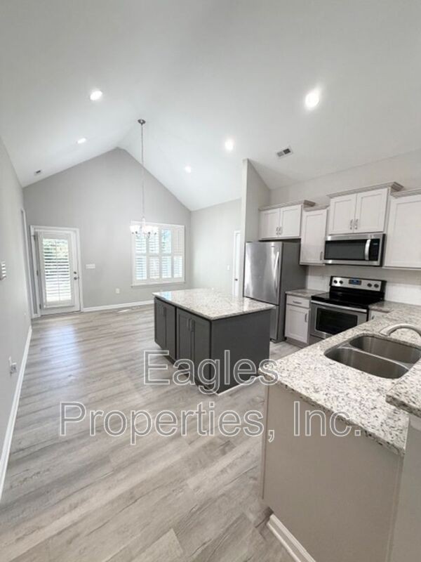 309 Phillips Ridge Ln - Photo 4 of 13