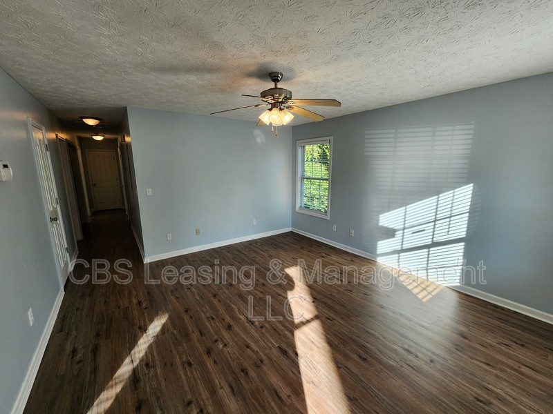 1107 Ingersoll Dr - Photo 2 of 14