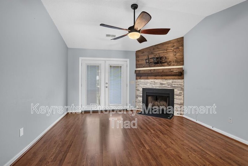 814 Guilford College Rd #104 - Photo 4 of 28