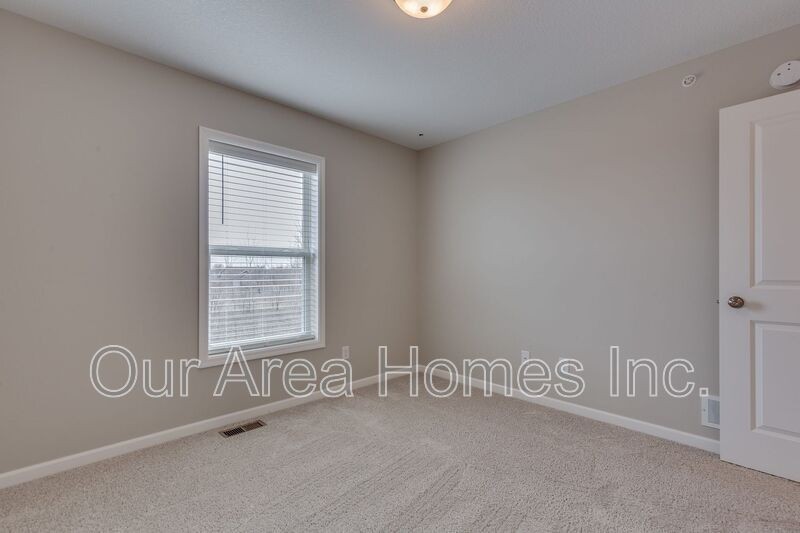 595 William St - Photo 7 of 17