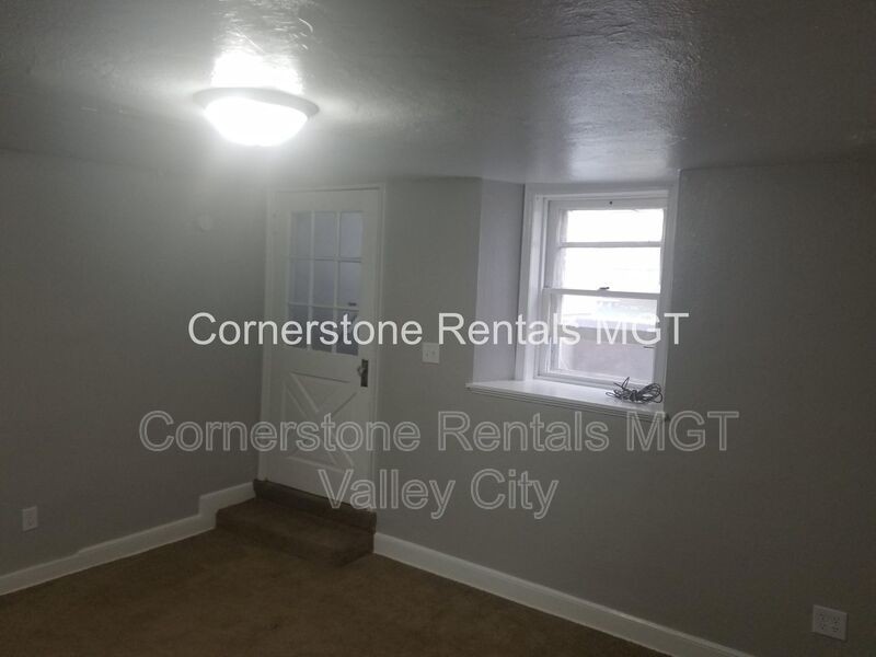 207 3rd Ave Se - Photo 6 of 17