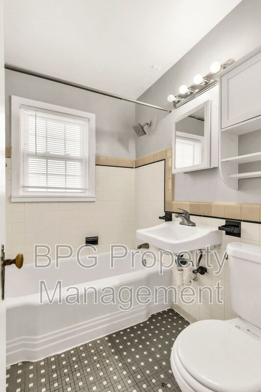 5721 11th St N #5 - Photo 3 of 22
