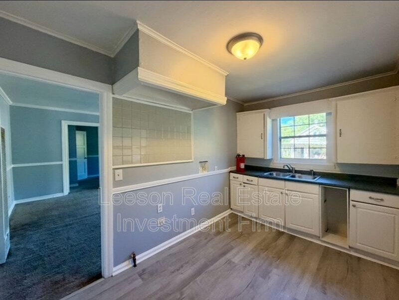 1141 Prospect St - Photo 6 of 15