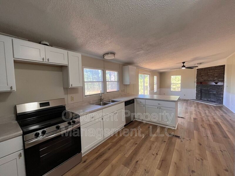 2292 Raynor Mclamb Rd - Photo 4 of 14