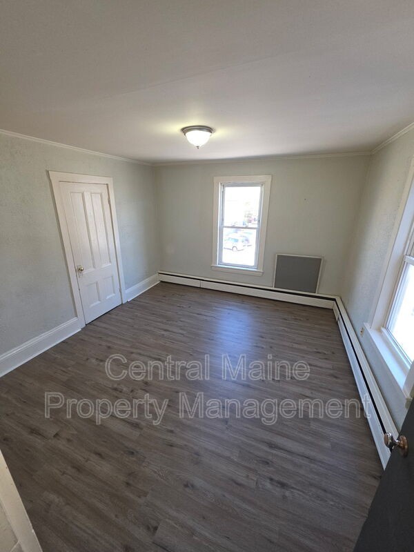 131 Bartlett St - Photo 3 of 7