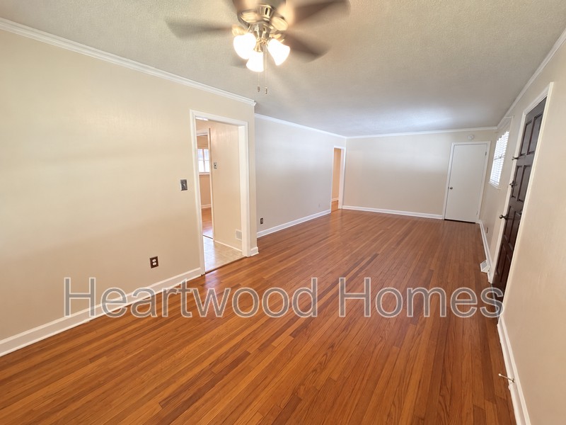 1213 Deerwood St - Photo 2 of 36