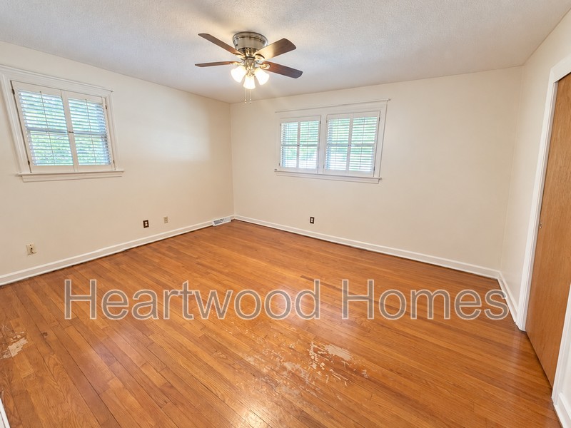 1213 Deerwood St - Photo 3 of 36