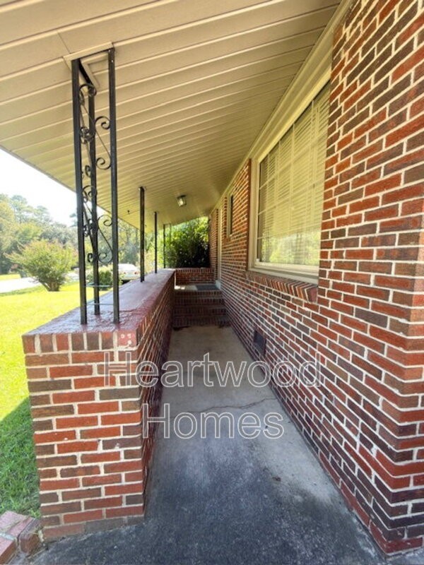 1213 Deerwood St - Photo 6 of 36