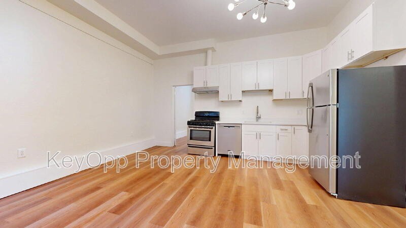 239 Brighton Ave - Photo 3 of 14