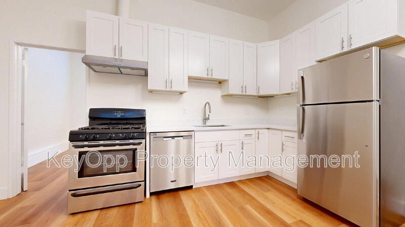 239 Brighton Ave - Photo 4 of 14