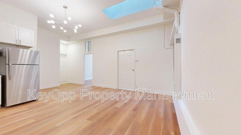 239 Brighton Ave - Photo 5 of 14