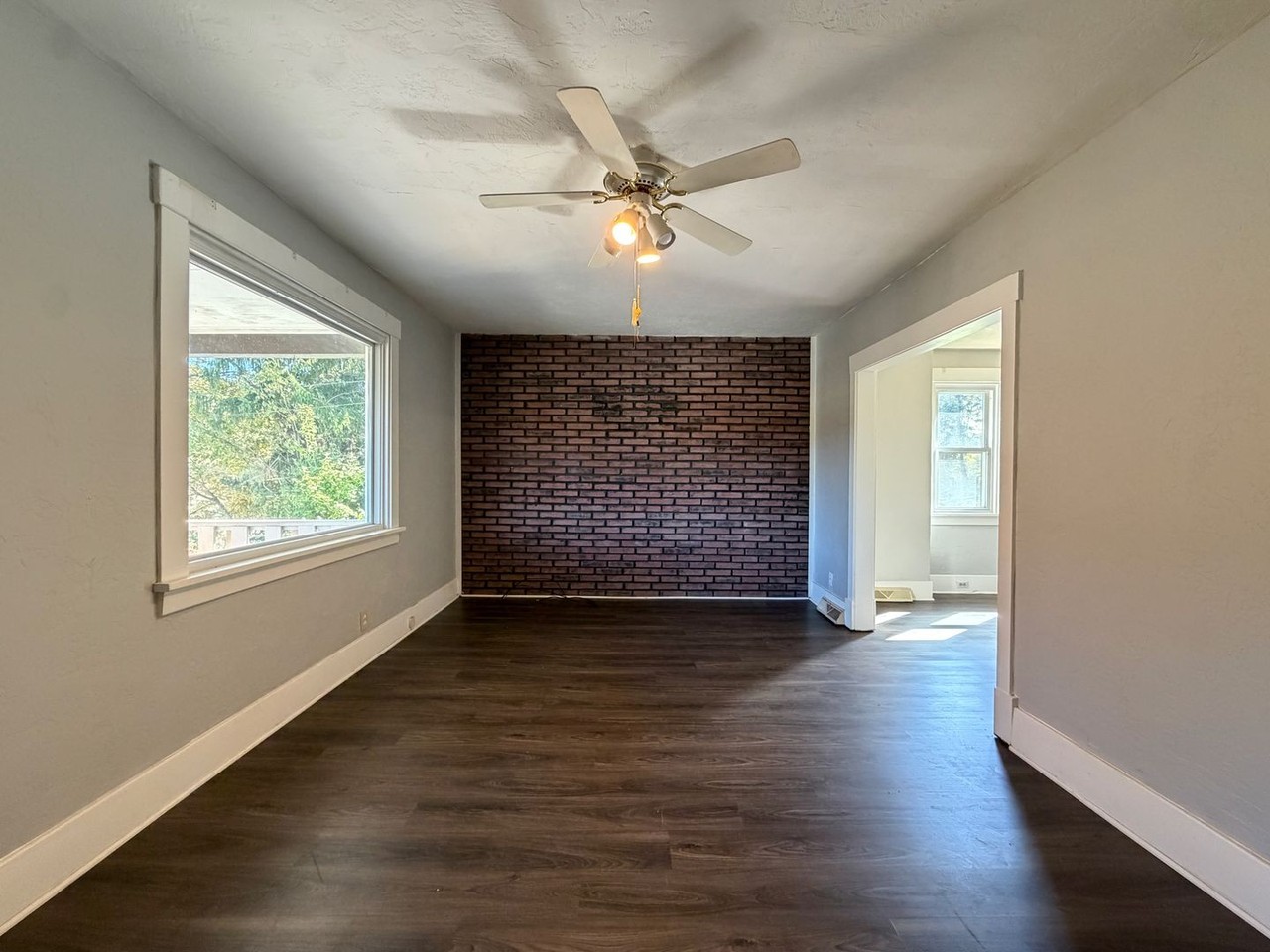 1345 Hulton Rd - Photo 2 of 16