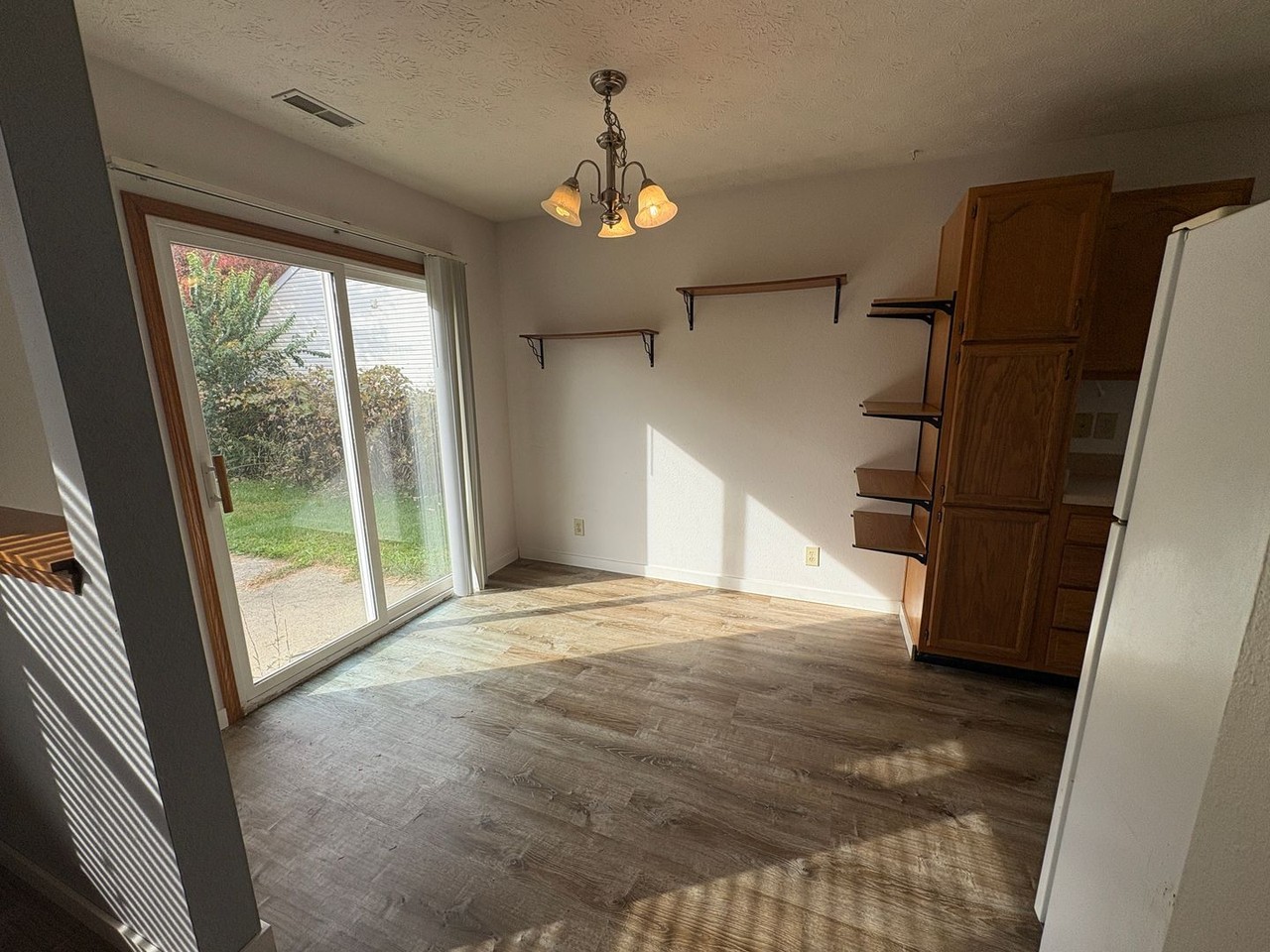 3665 Goodall Ct - Photo 6 of 20