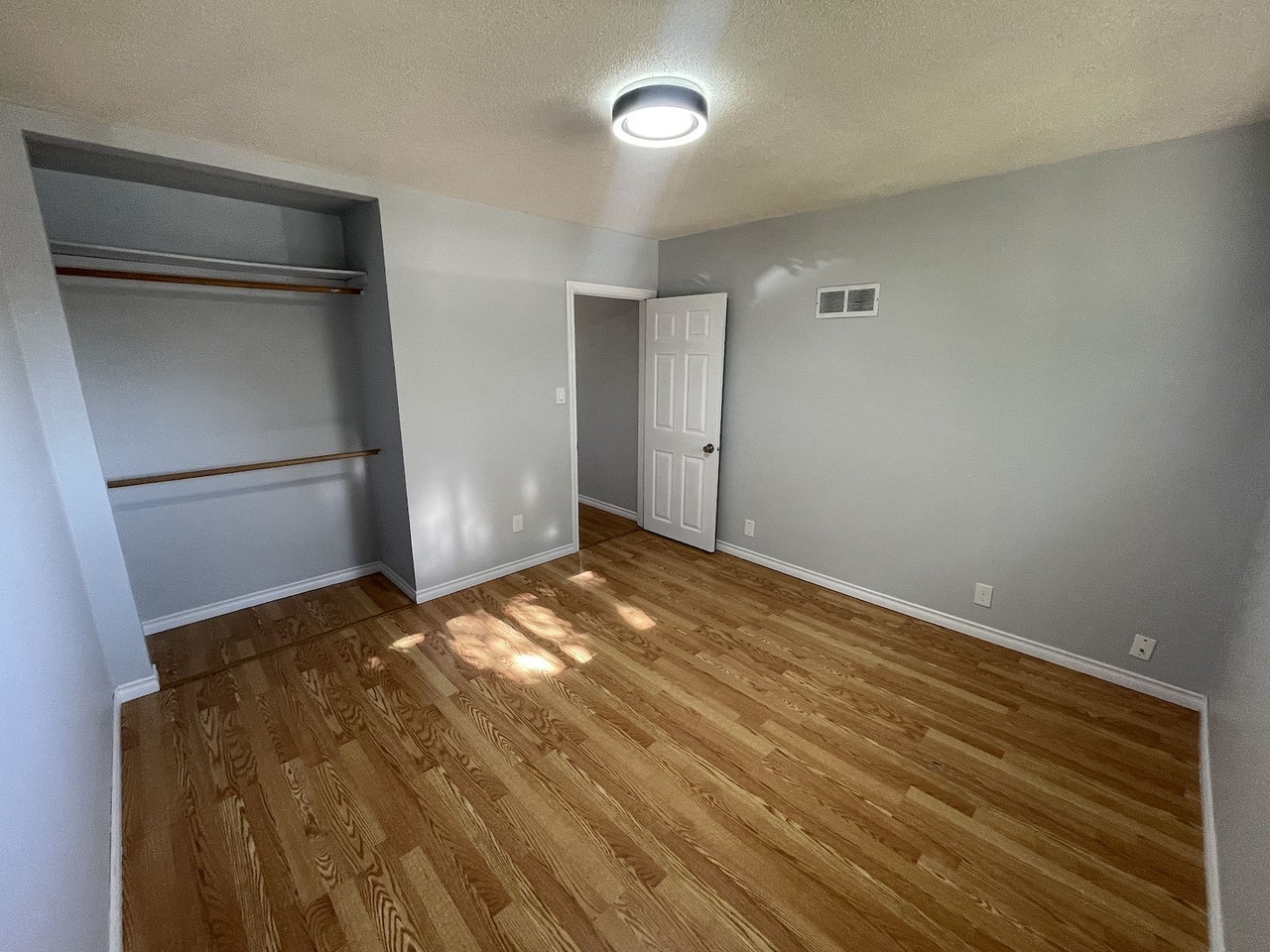 10603 153 St Nw - Photo 3 of 29