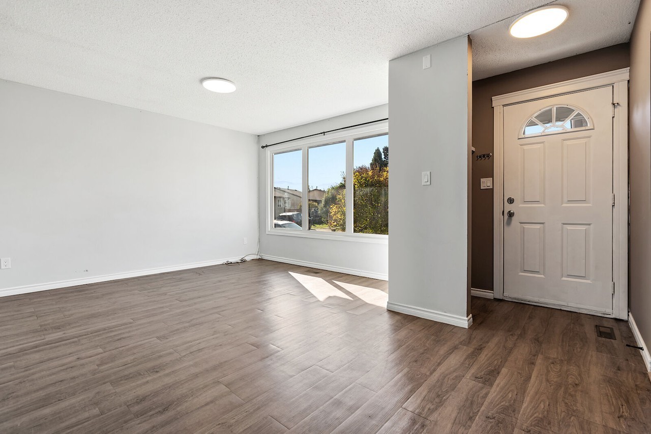 10810 173 Ave Nw - Photo 2 of 17