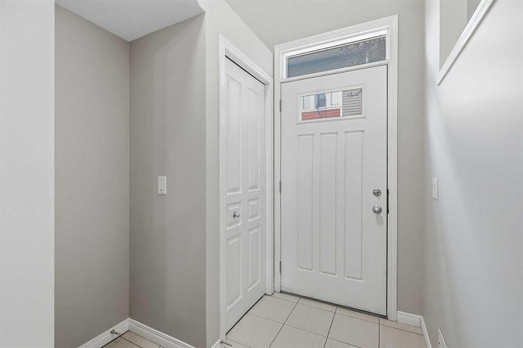 1404 Auburn Bay Sq Se - Photo 3 of 32