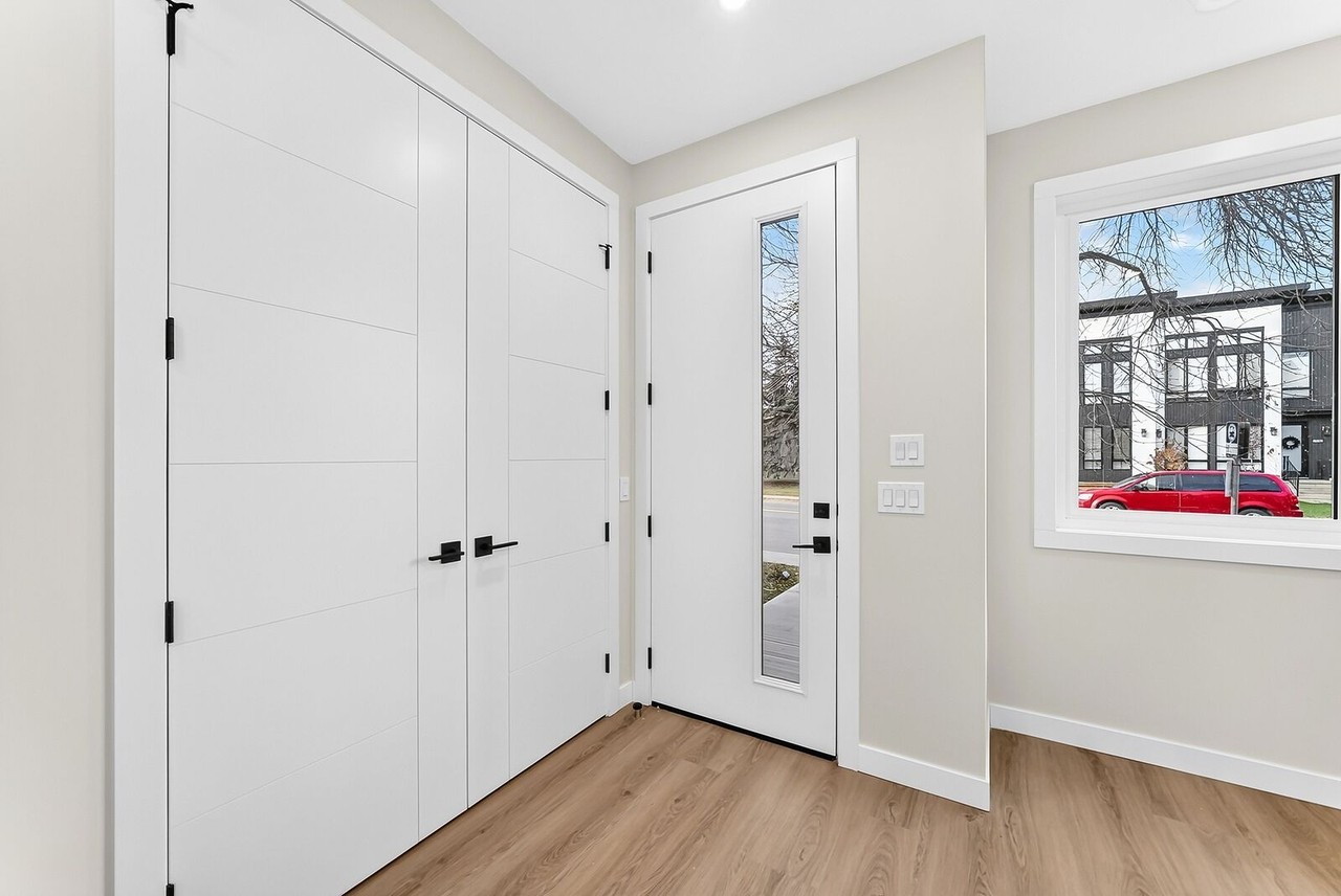 2139 54 Ave Sw - Photo 5 of 40