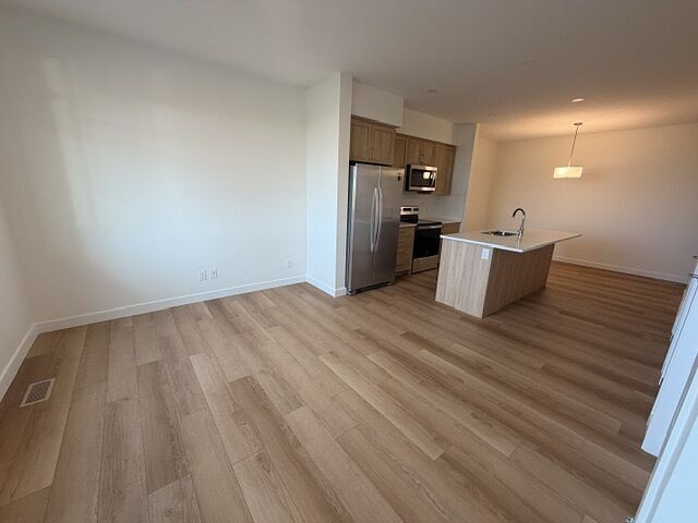 109 Eston Ci SE - Photo 4 of 17