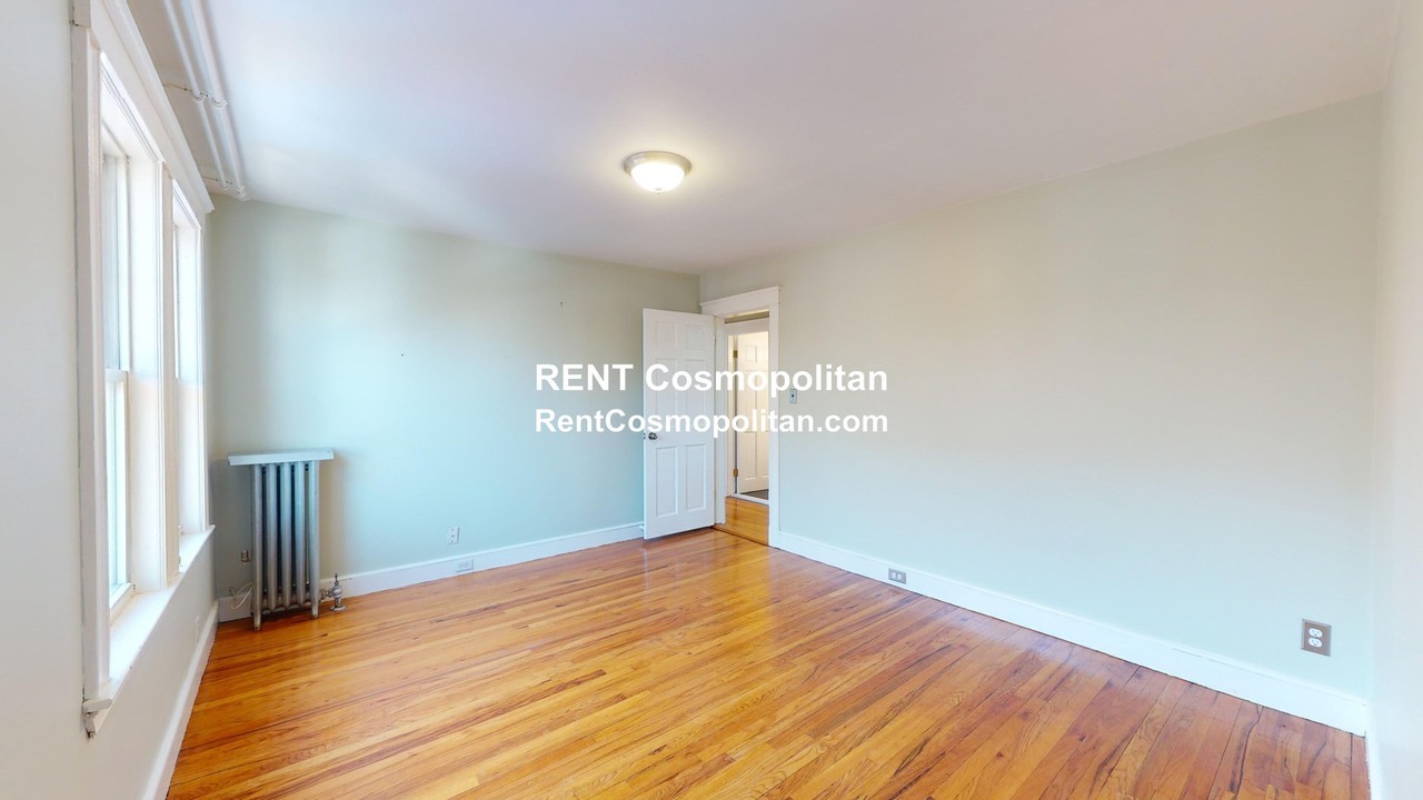 105 1st St #2 - Photo 5 of 22