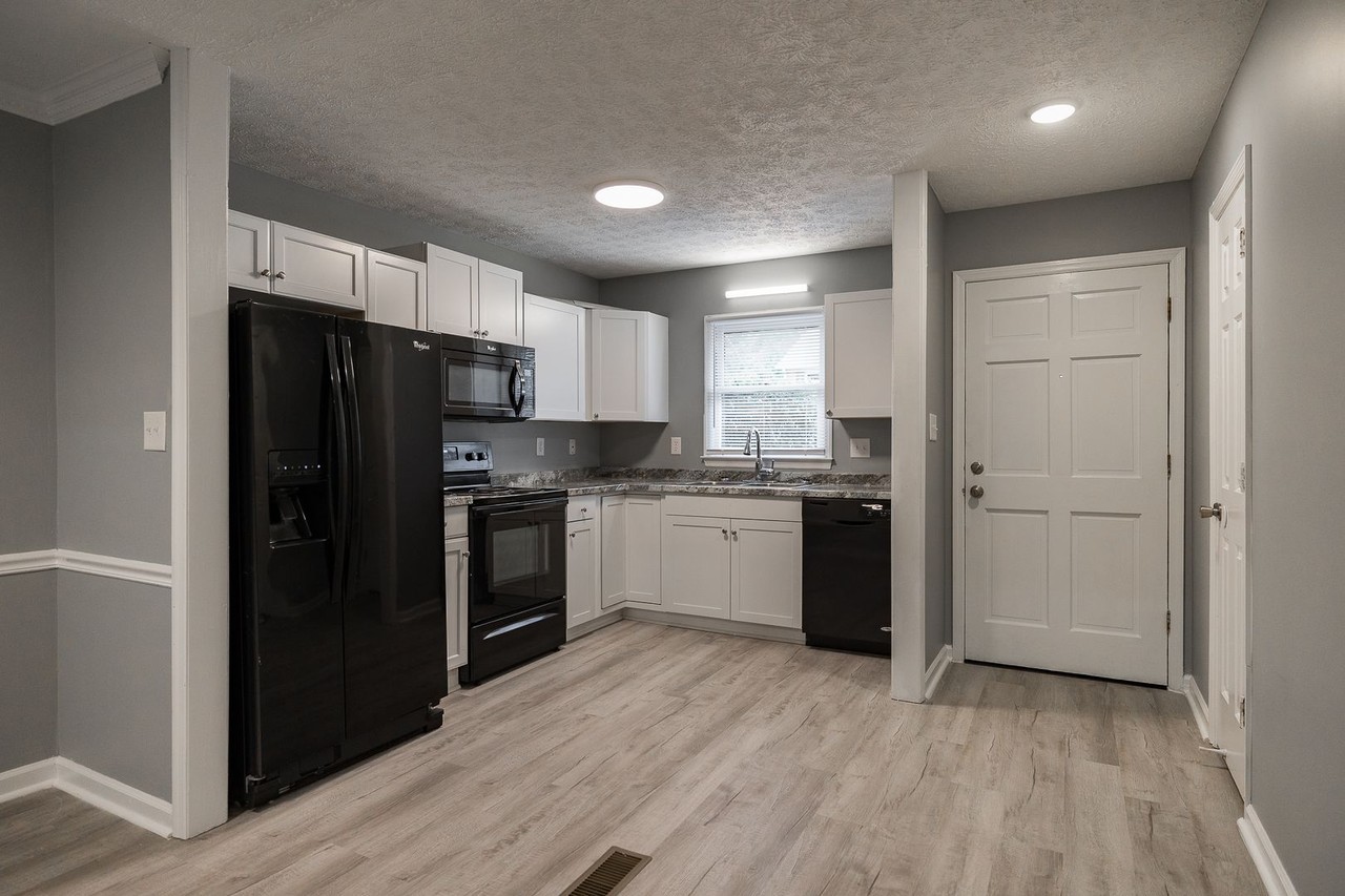 210 Eaglewood Ct #1 - Photo 2 of 19