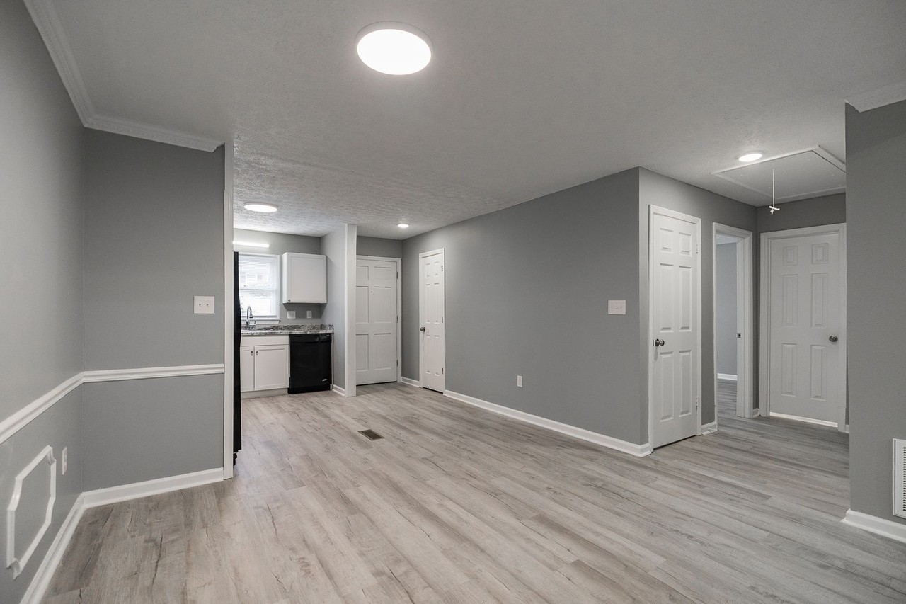 210 Eaglewood Ct #1 - Photo 5 of 19