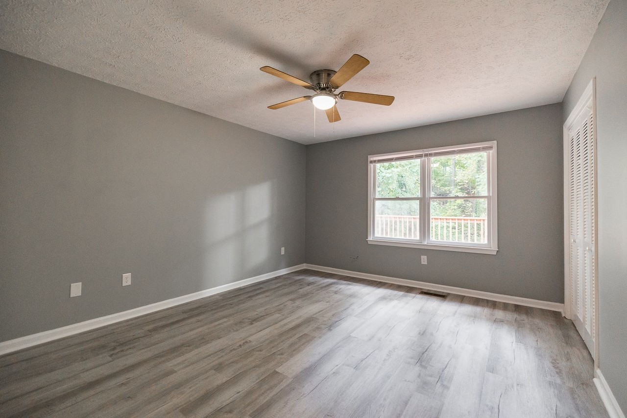 210 Eaglewood Ct #1 - Photo 7 of 19