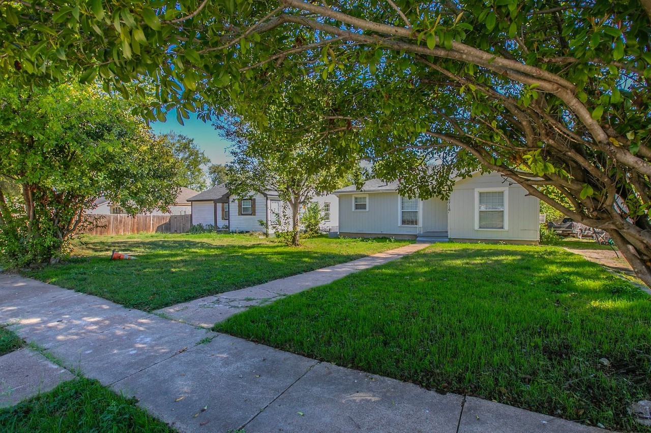 2716 Live Oak Ave - Photo 2 of 17